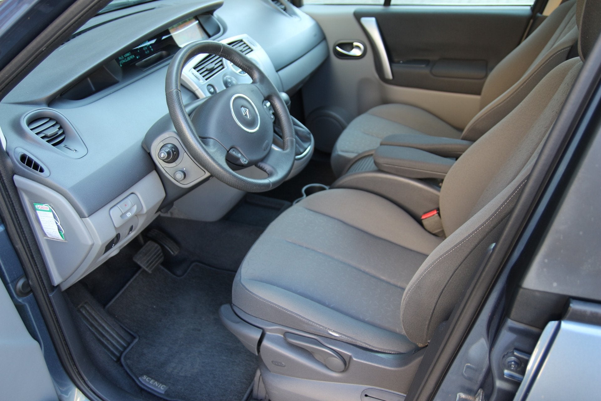 Renault Scénic 2.0-16V 135pk Business Line | NL-auto | Luxe, Auto's, Renault, 1998 cc, Zwart, 4 cilinders, Blauw