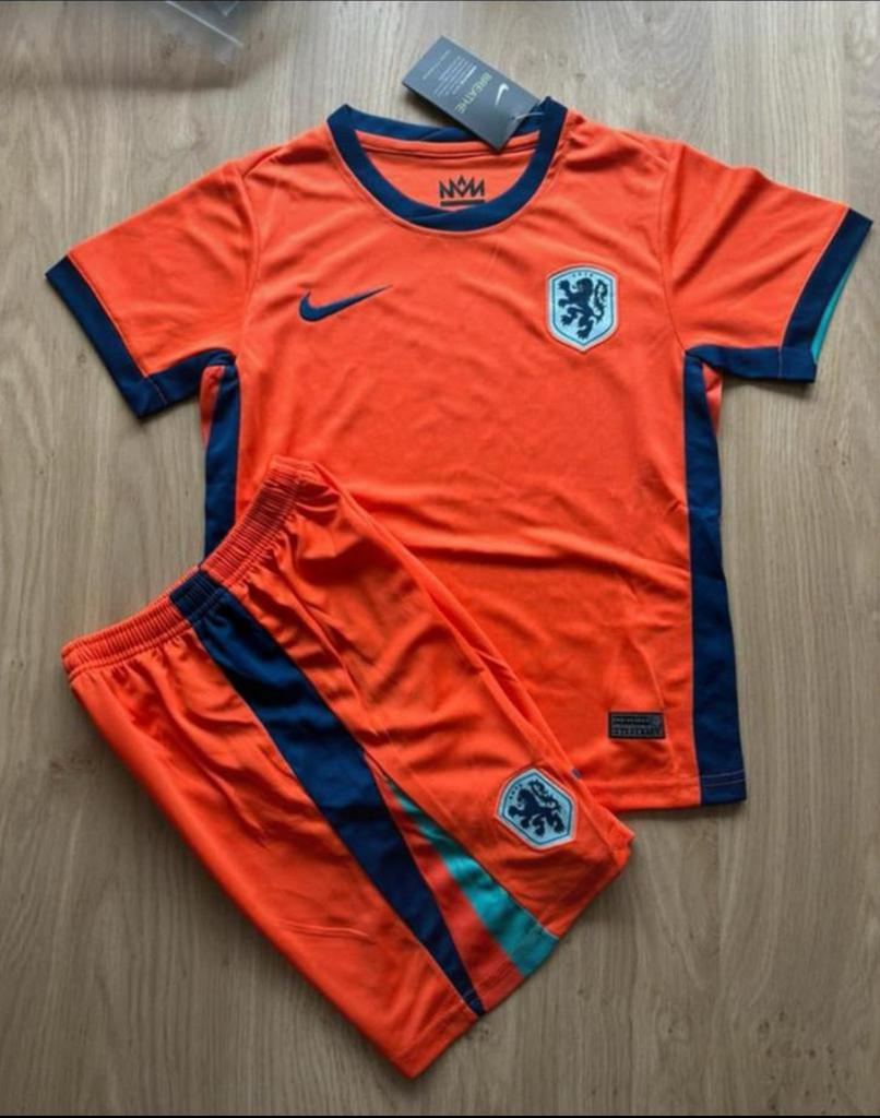 Nederlands elftal 24/26 - laatste mate, Maat XS of kleiner, Ophalen of Verzenden, Nieuw, Set