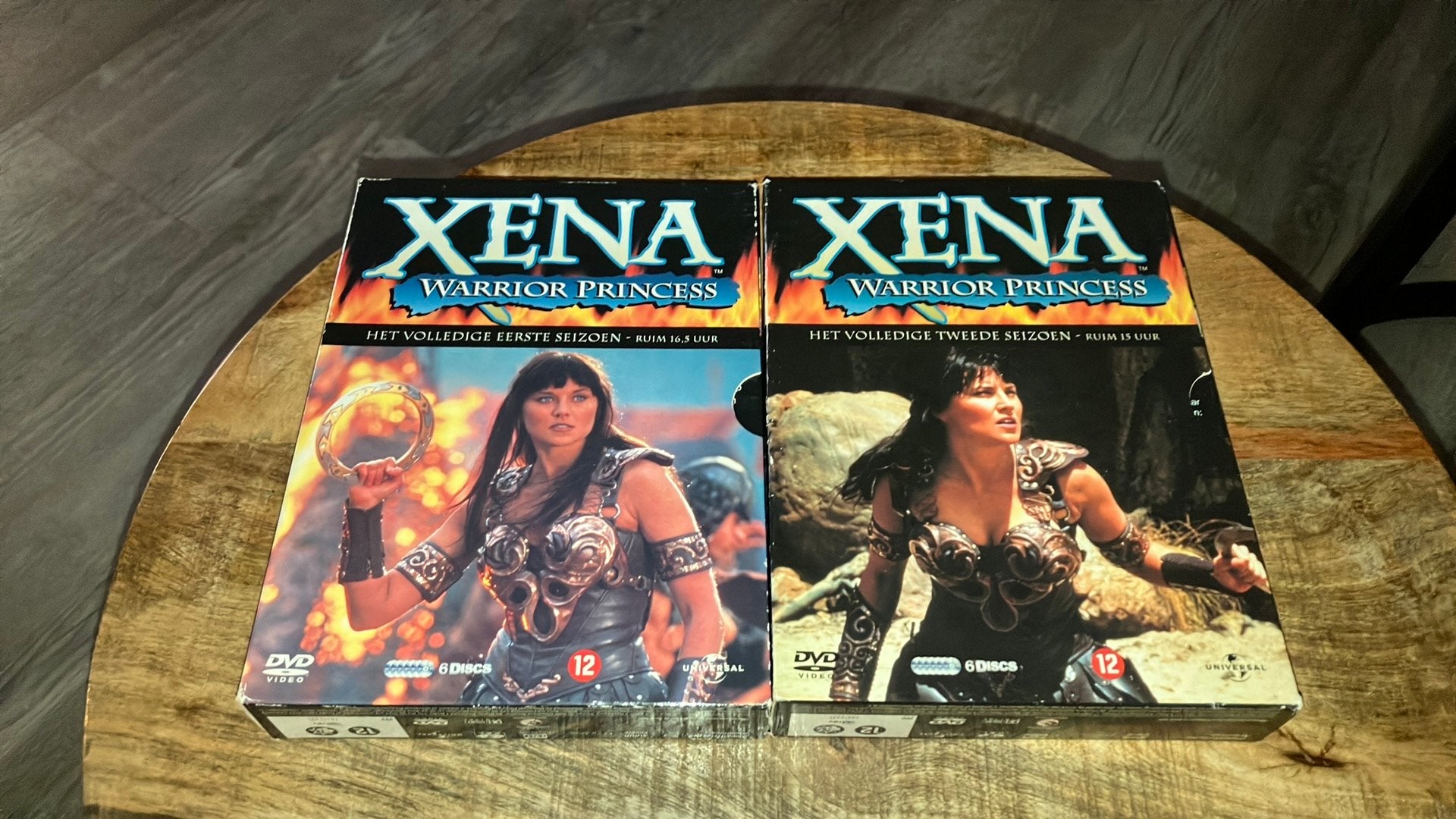 Xena Warrior Princess Complete Season 1-2 (12 dvd box)   (2), Vanaf 12 jaar, Ophalen of Verzenden, Zo goed als nieuw