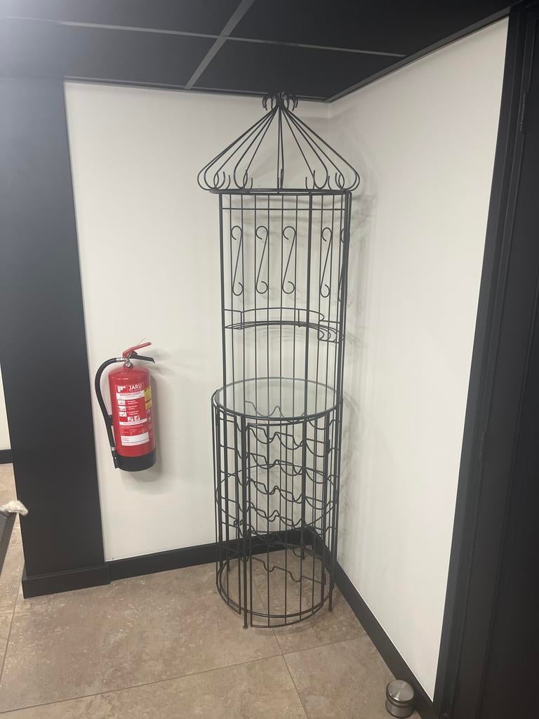 Elegant Zwart Metalen Wijnrek met Glazen Plaat, Huis en Inrichting, Ophalen of Verzenden, Gebruikt, Metaal, 15 tot 25 flessen