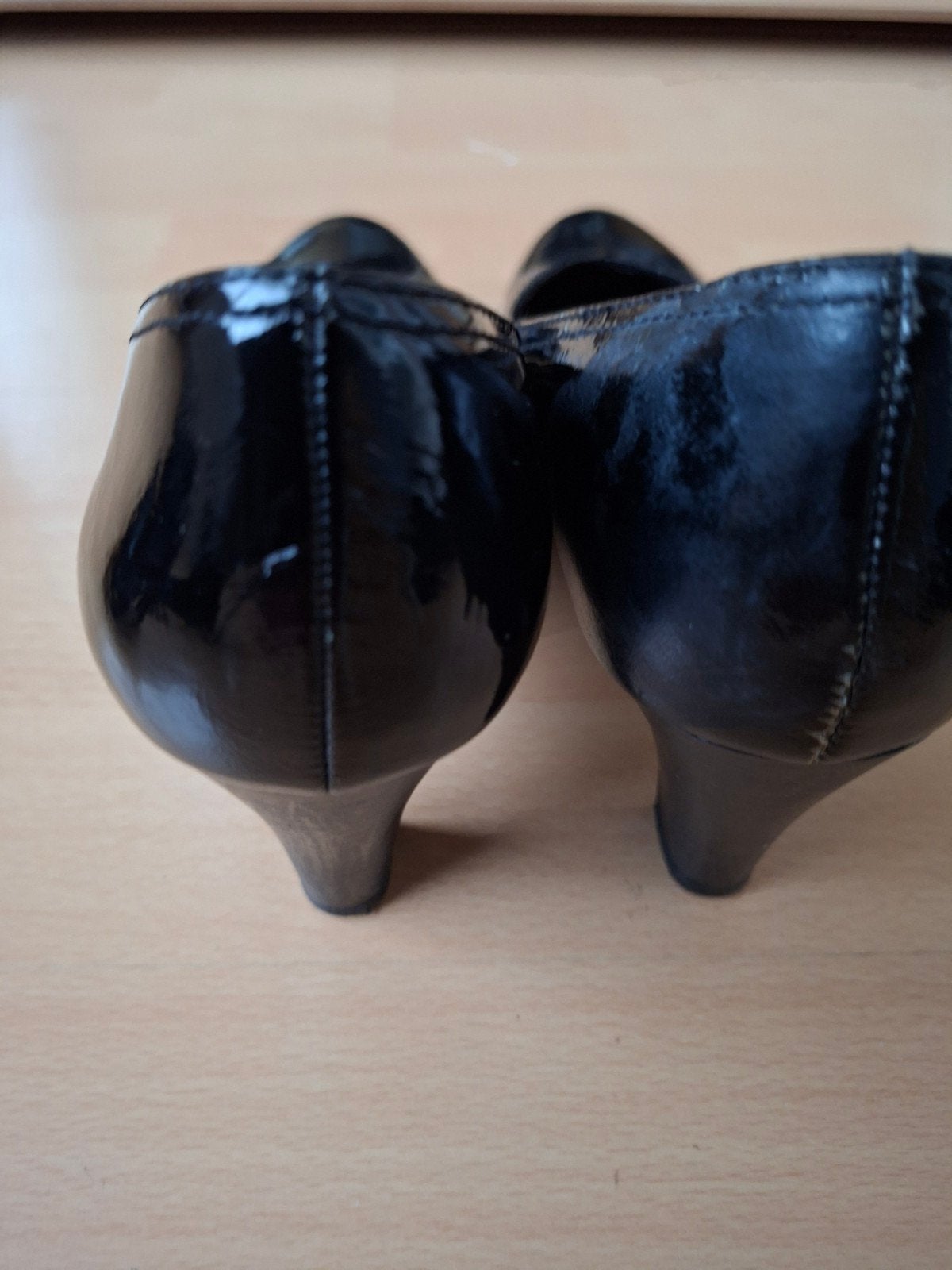 Zwarte Tamaris en Clarks pumps., Kleding | Dames, Schoenen, Tamaris, Pumps, Zwart, Ophalen of Verzenden