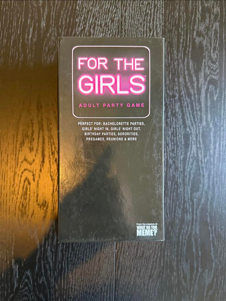 For The Girls - Adult Party Game, Drie of vier spelers, Ophalen of Verzenden, Zo goed als nieuw