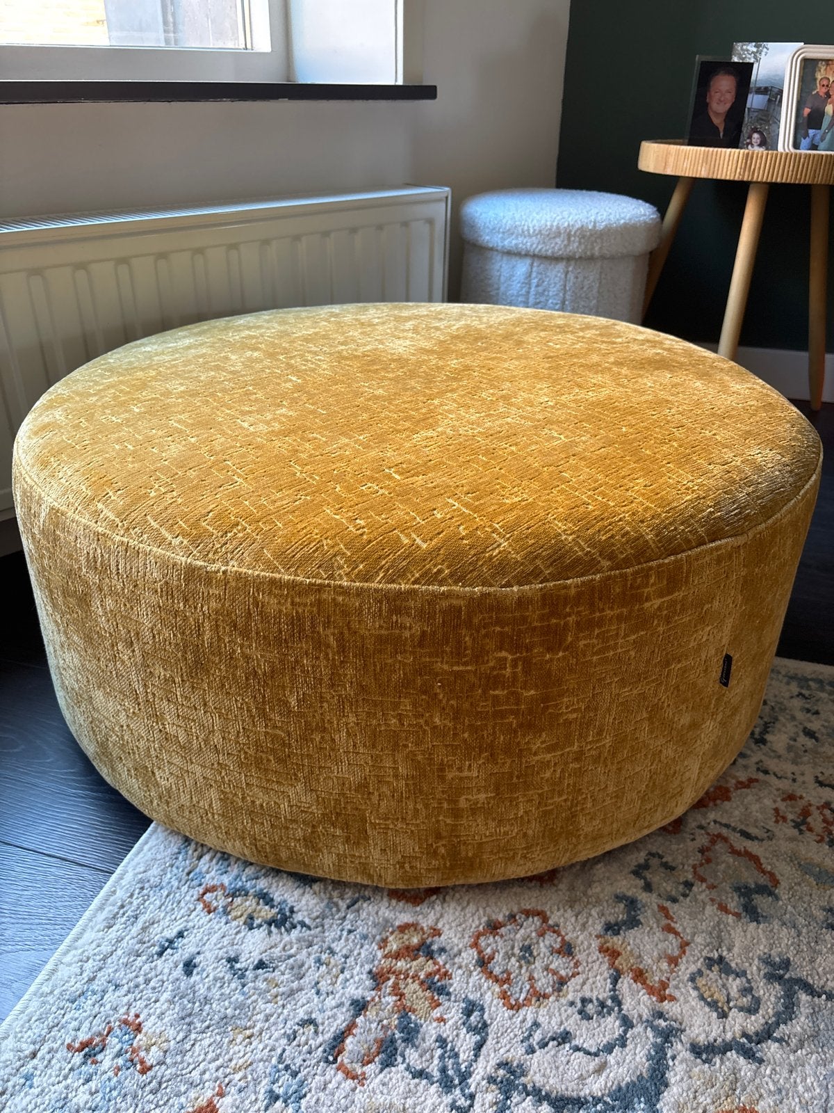 Goossens poef - Okergeel - Diameter 70cm, Hoogte 30cm, Ophalen, Rond, Zo goed als nieuw, Stof