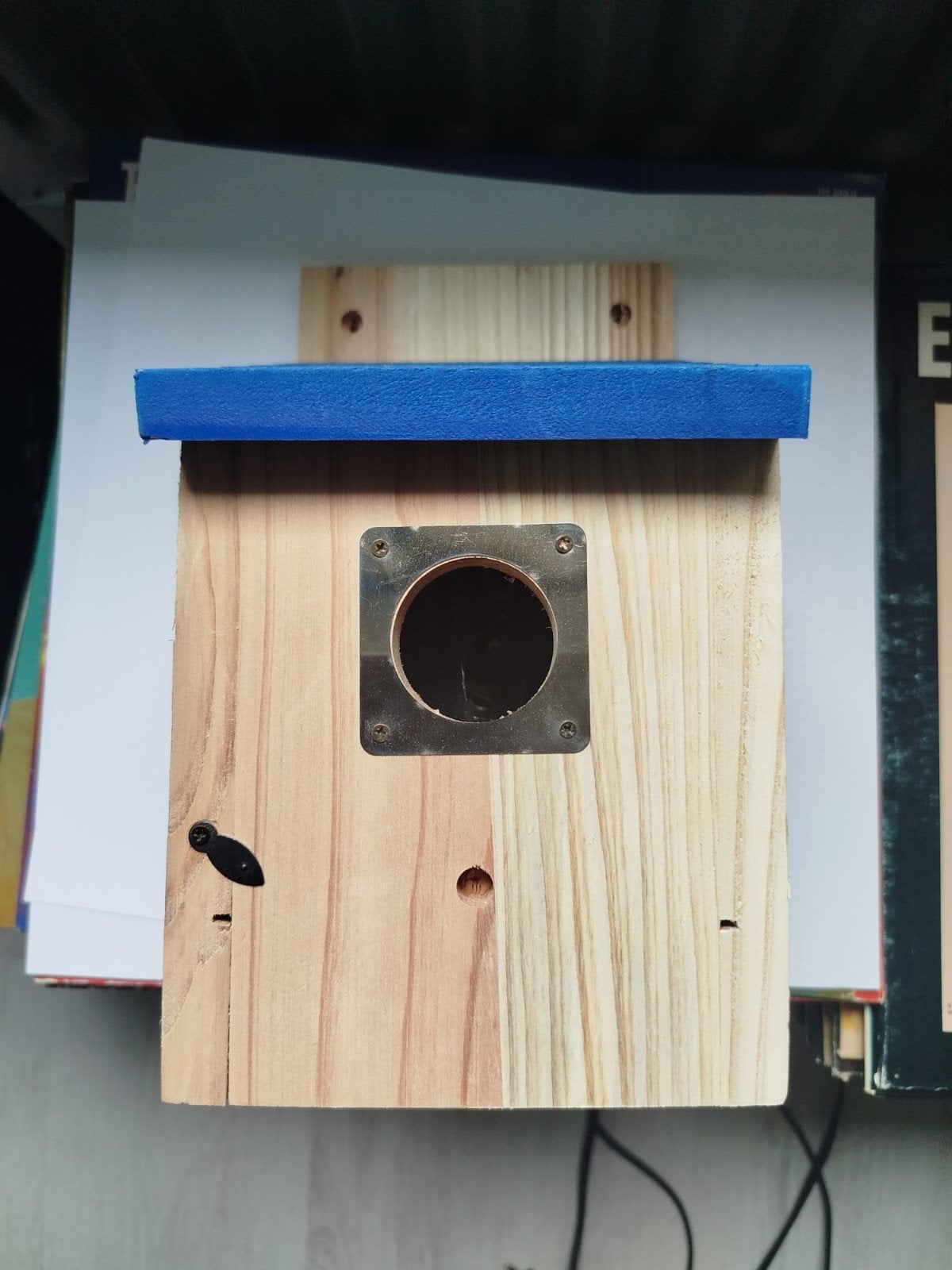 Nieuw vogelhuisje van hout met blauw dakje, Ophalen, Nieuw
