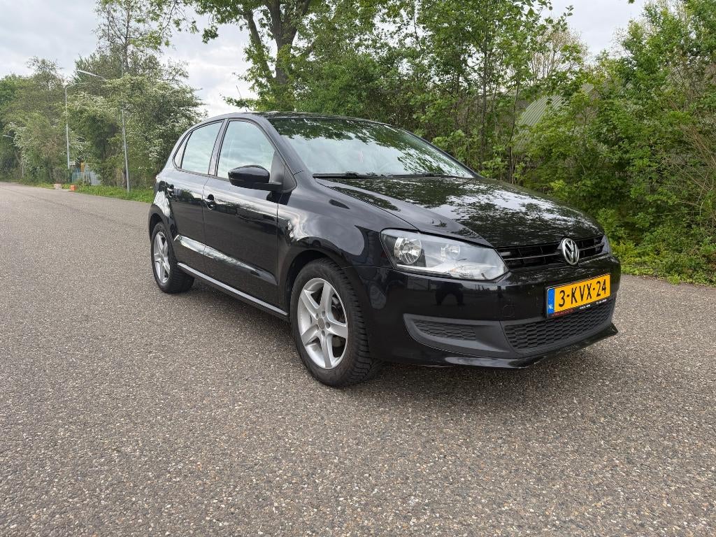 Volkswagen Polo 1.2 TSI 66KW 2013 Zwart, Auto's, Volkswagen, Voorwielaandrijving, 40 €/maand, Zwart, 4 cilinders