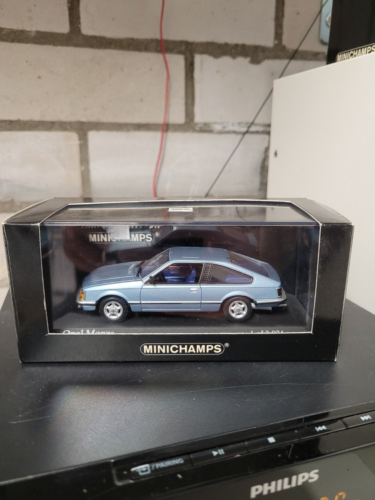 opel monza 1980 blue mett. minichamps 1:43, Ophalen of Verzenden, Zo goed als nieuw, Auto, MiniChamps