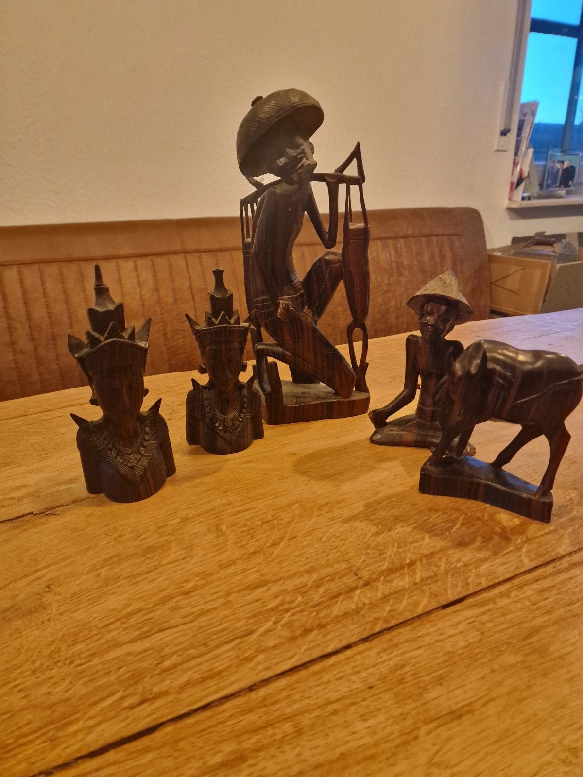 Set van 5 handgesneden houten beelden uit Azië, Groep mensen, Minder dan 20 cm, Ophalen of Verzenden, Handgemaakt