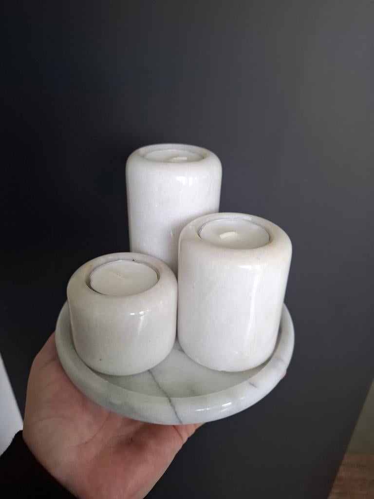 Vintage marmer waxinelichthouders op plateau, Huis en Inrichting, Woonaccessoires | Kandelaars en Kaarsen, Ophalen of Verzenden