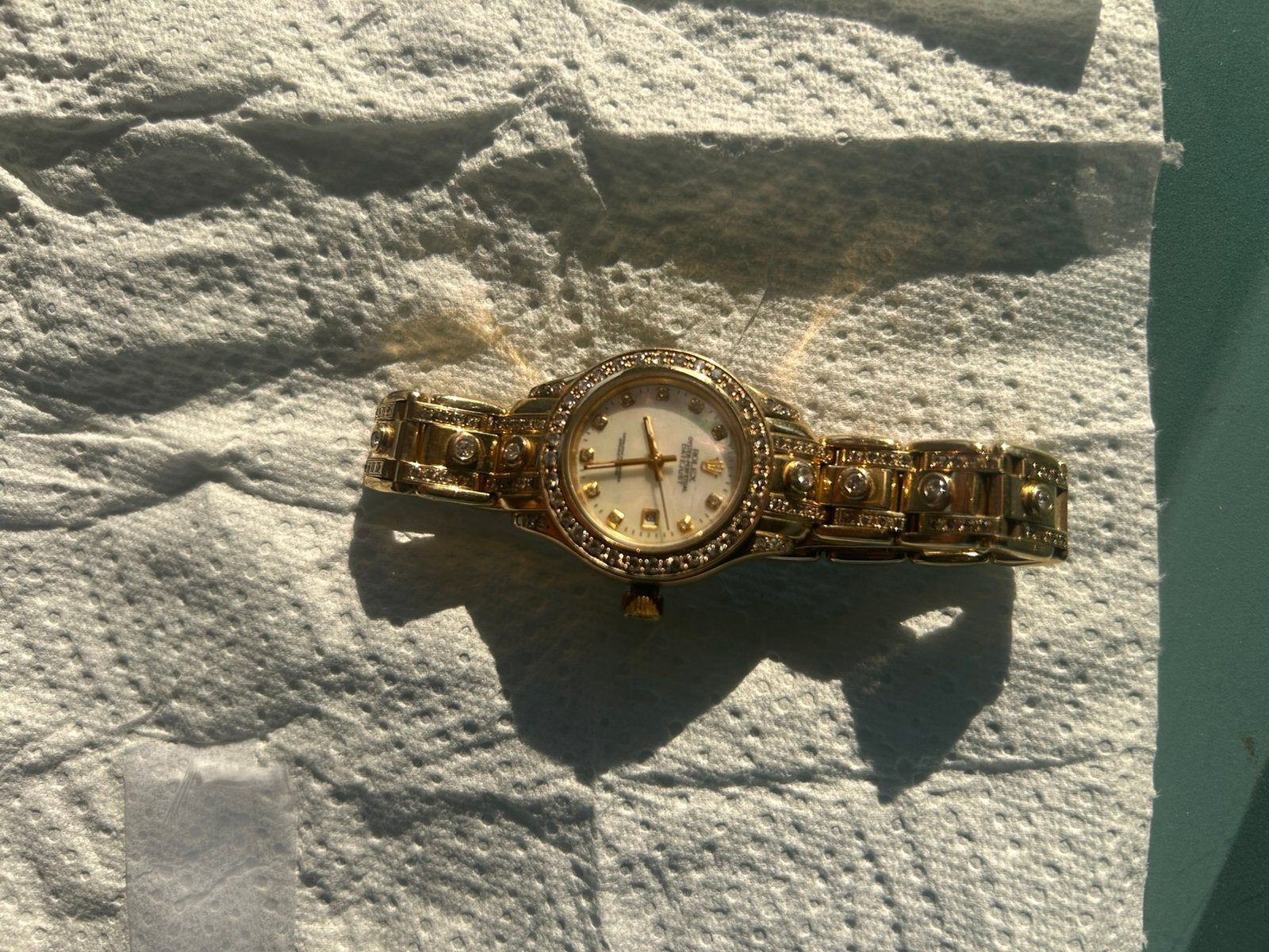 18 kr. Gouden Rolex dames horloge met veel steentjes (echte), Ophalen, Rolex, Polshorloge, Zo goed als nieuw