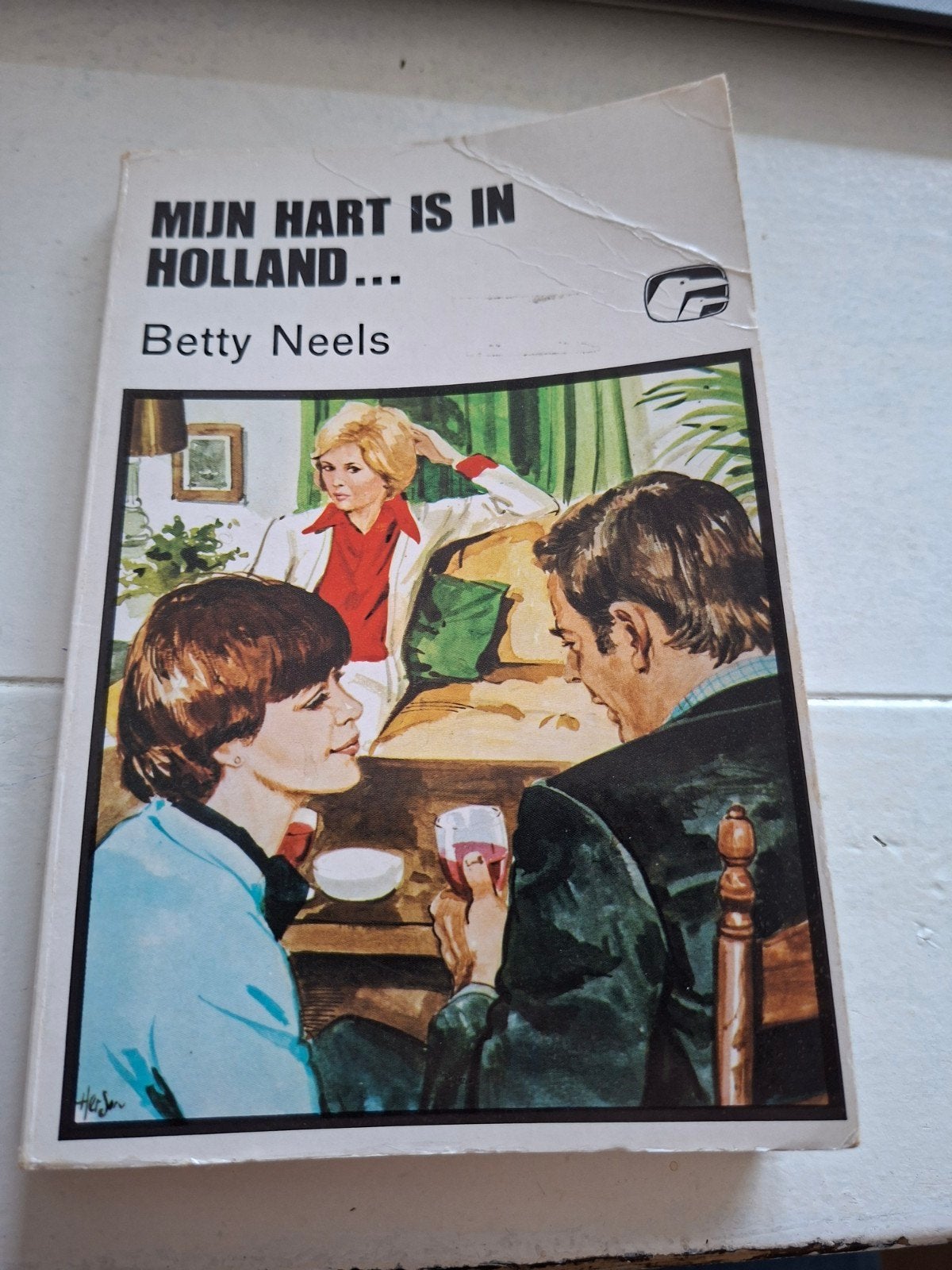 witte raven pocket Mijn hart is in Holland Betty Neels, Boeken, Romans, Ophalen of Verzenden, Gelezen, Betty Neels