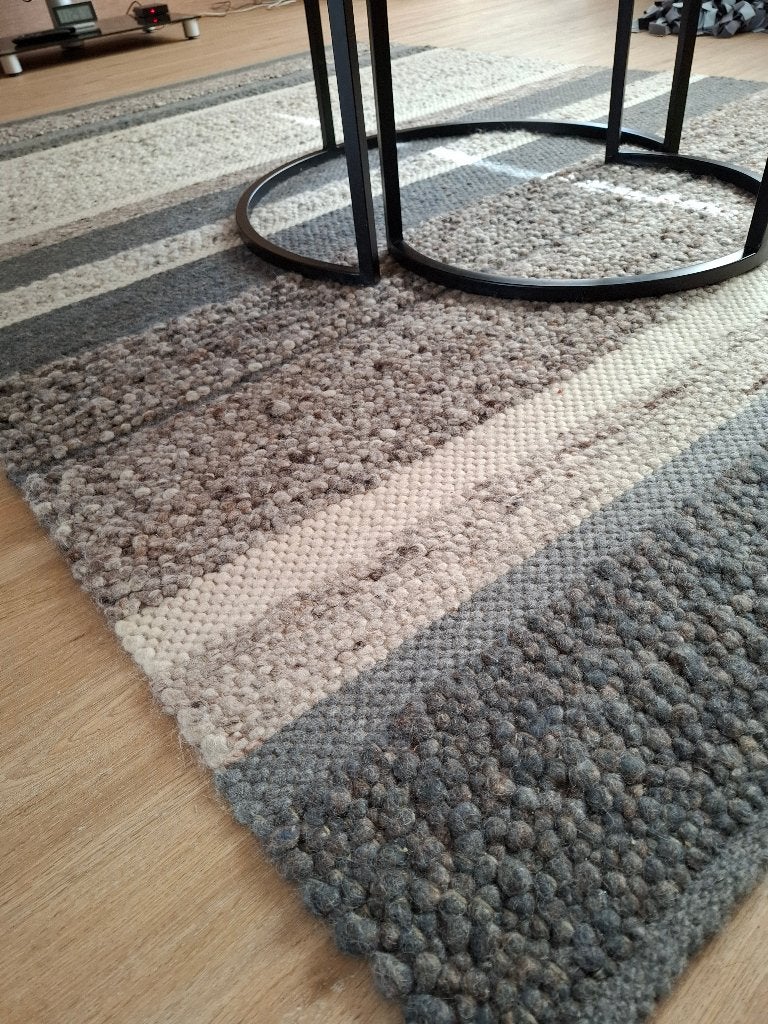 Wollen vloerkleed, Huis en Inrichting, Ophalen, Gebruikt, 200 cm of meer, Rechthoekig