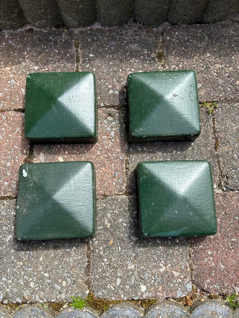 4x Hekwerk Paalmutsen Groen - Vierkant, Tuin en Terras, Ophalen, Gebruikt, IJzer, Overige typen