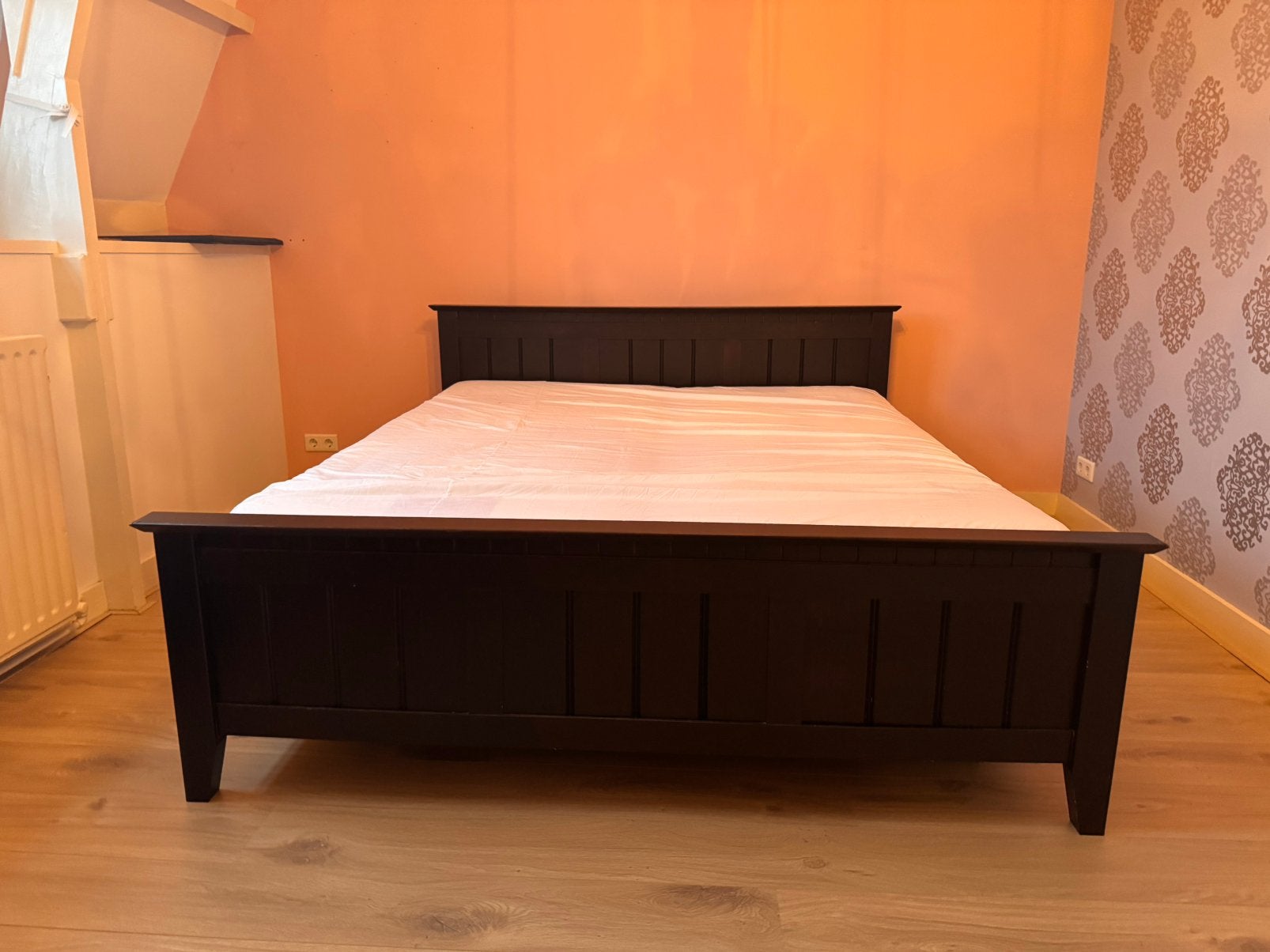 Twee persoonsbed donker hout, Ophalen, Gebruikt, Bruin, Koloniaal