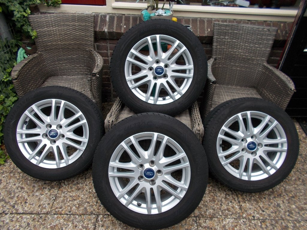 FORD 16 INCH VELGEN MET ZOMERBANDEN, Ophalen, 215 mm, 16 inch, Banden en Velgen