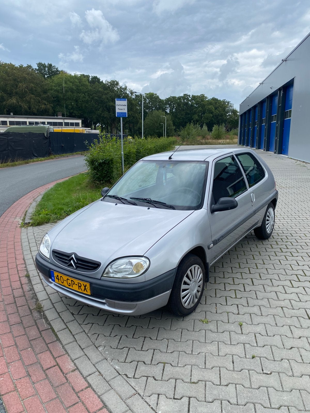 Citroën Saxo 1.1 I ASICS 2001 Grijs GEINIG VOOR WEINIG, Stof, 600 kg, Zwart, 4 cilinders