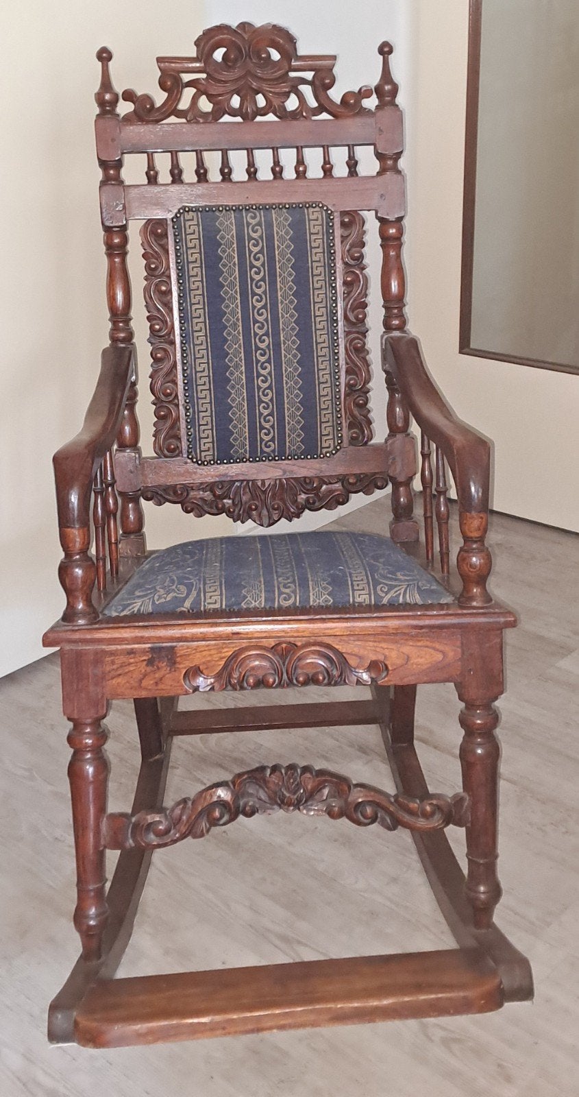 Antieke schommelstoel uit Indonesië, Antiek en Kunst, Antiek | Meubels | Stoelen en Banken, Ophalen