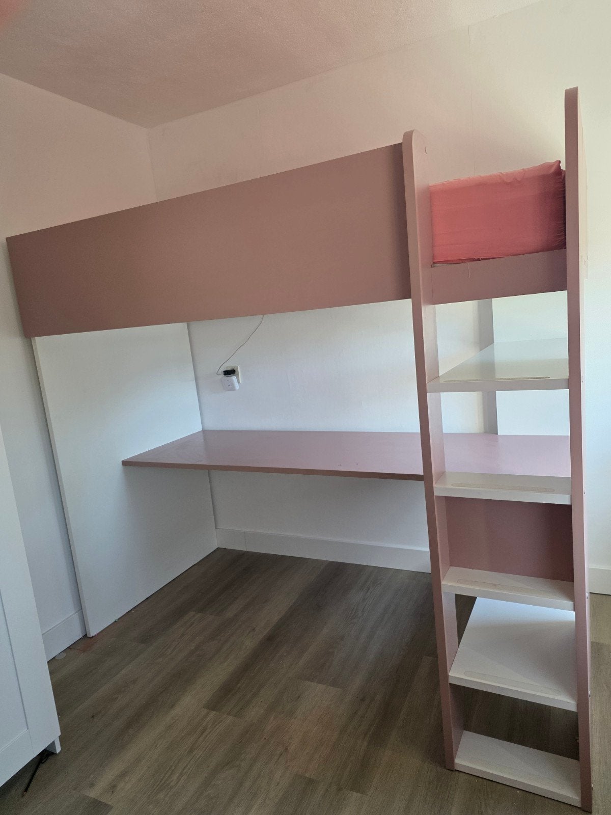 Nette hoogslaper 90x200 met bureau, Ophalen, Zo goed als nieuw, Hoogslaper