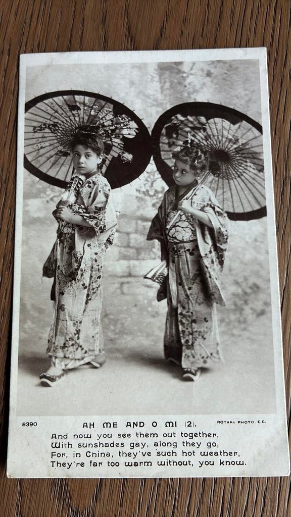 Fotokaart. Ah me en O mi. Chinese kinderen,kimono, parasol, Ophalen of Verzenden, Voor 1920, Overige thema's