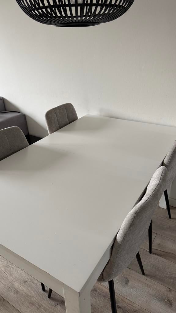Bjursta ikea eettafel ZSM halen, Huis en Inrichting, Complete eetkamers, Gebruikt, Ophalen