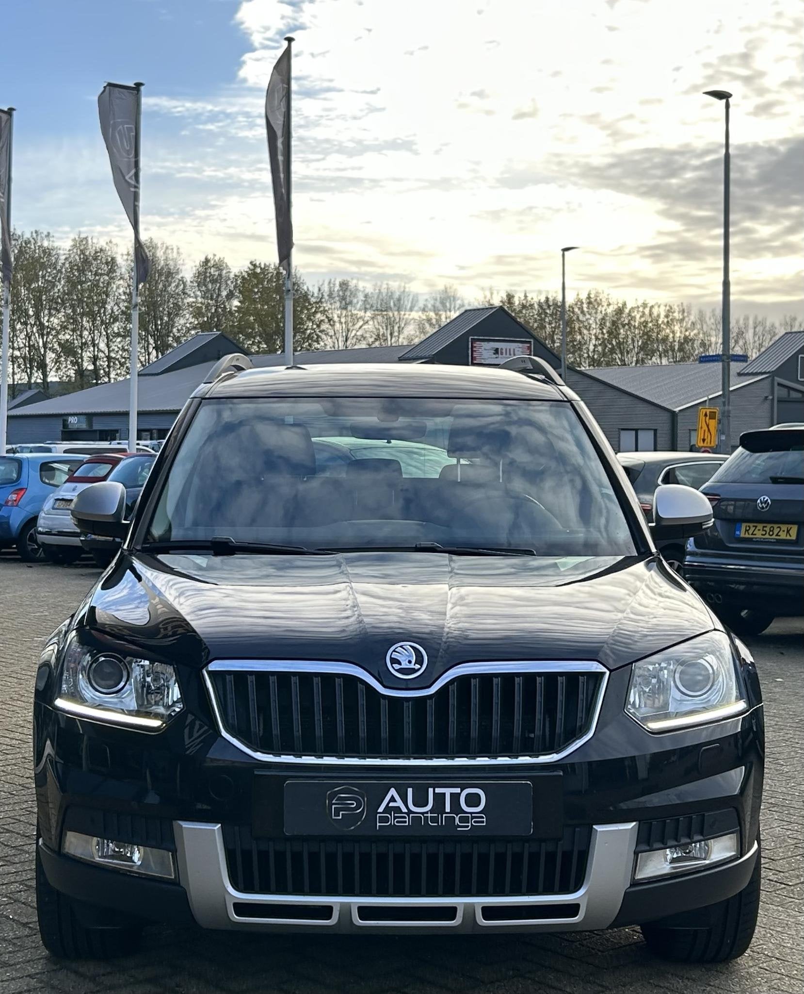 Skoda Yeti Outdoor 1.4 TSI Greentech JOY 125PK | LUXE | AUTO, Auto's, 125 pk, Euro 6, 4 cilinders, Zwart