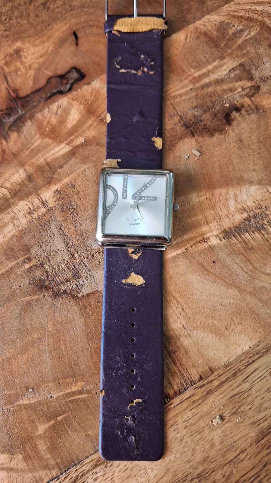 Vintage D&K Quartz Horloge met Paarse Band, Sieraden, Tassen en Uiterlijk, Overige merken, Staal, Met bandje, Polshorloge