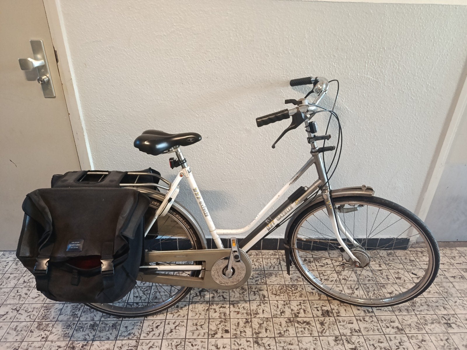 Gazelle Fiets Grijs/Wit - 3 Versnellingen, Fietsen en Brommers, Ophalen, Versnellingen, Gazelle, Trommelrem