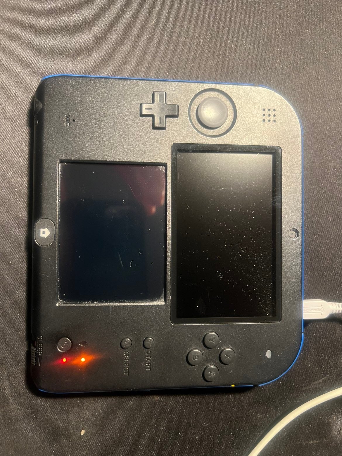 Nintendo 2ds blauw/zwart met pokemon ultra sun en oplader, Ophalen of Verzenden, Zo goed als nieuw, Blauw, 2DS
