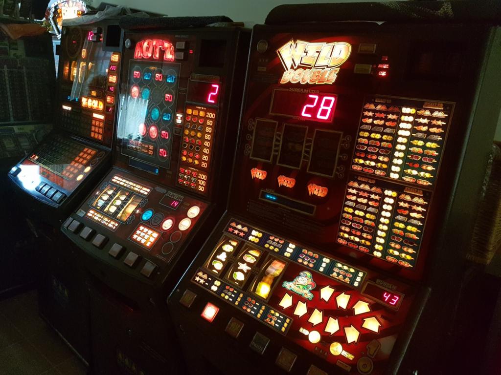 Leuke gokkast om mee te sparen., Verzamelen, Automaten | Gokkasten en Fruitautomaten, Euro, Ophalen of Verzenden, Gebruikt, Met sleutels
