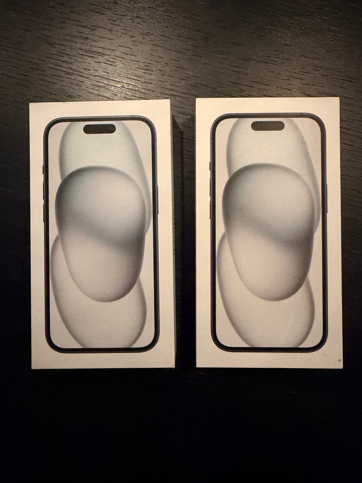 Foto 2 van 2x Apple iPhone 15 128GB – Zwart – NIEUW & ONGEOPEND