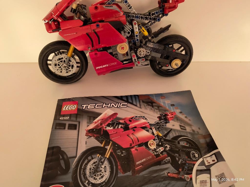 LEGO technic 42107 Ducati Panigale V4 R met boekje, Ophalen of Verzenden, Zo goed als nieuw, Complete set, Lego