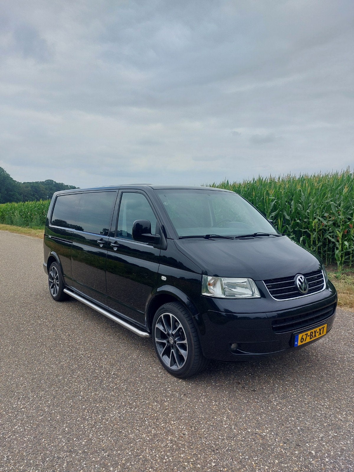 VOLKSWAGEN TRANSPORTER 2.5 TDI L2 H1 DUBBEL CABINE, Auto's, Stof, Zwart, Volkswagen, Navigatiesysteem