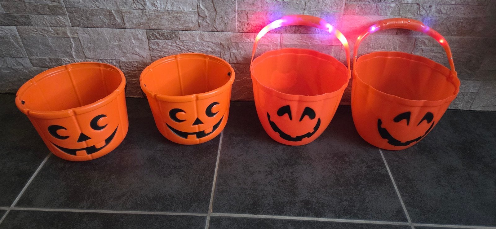 Gratis 4 kleine halloween emmertjes, Ophalen, Versiering, Halloween of Griezel