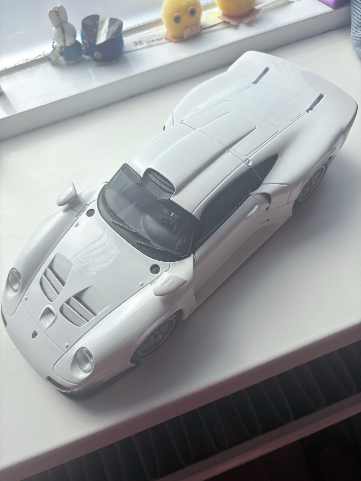 UT Models 1/18 Porsche 911 GT1 - Wit, Ophalen of Verzenden, Zo goed als nieuw, Auto, UT Models