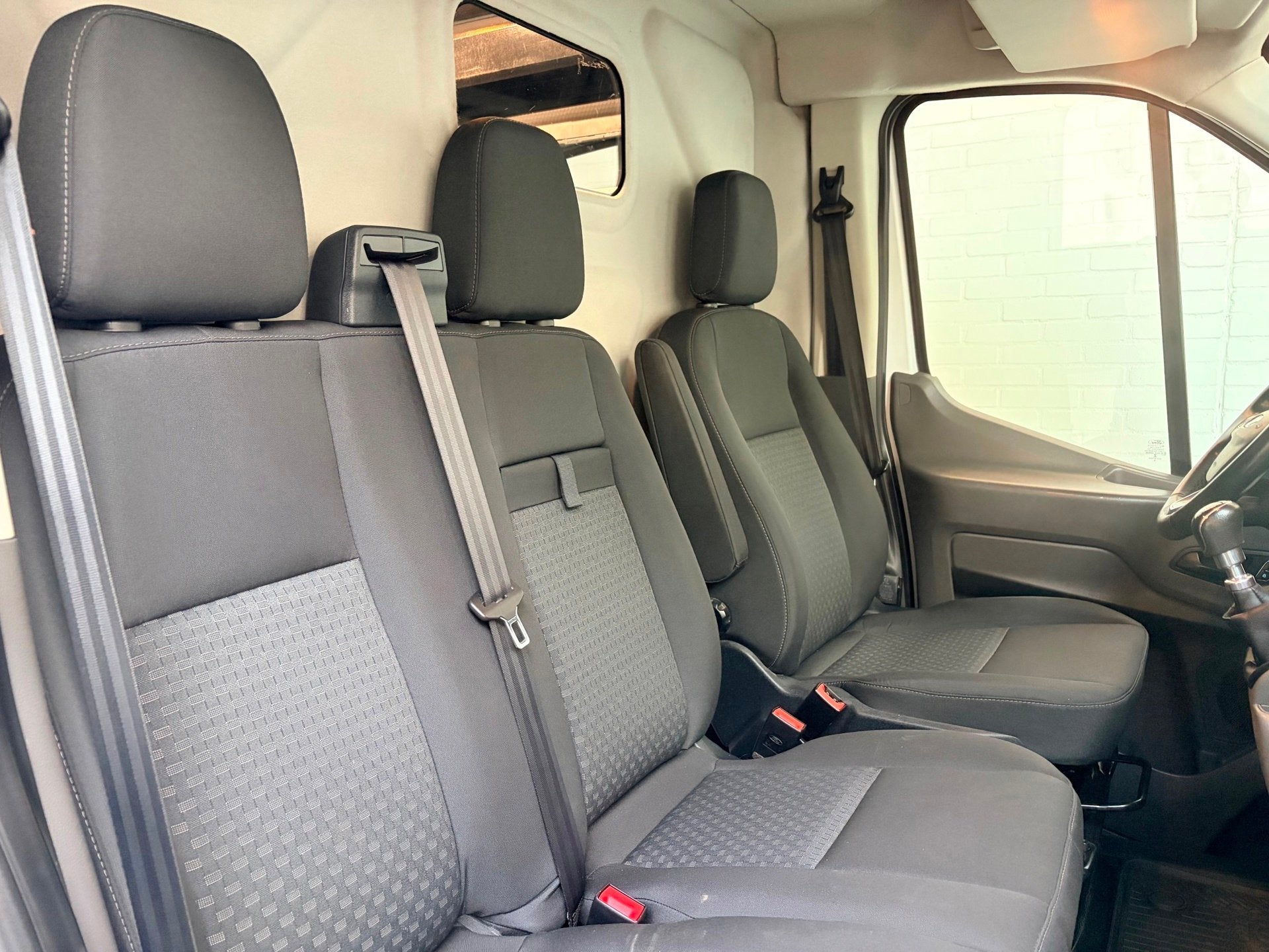 Ford Transit SERVICEWAGEN 2.0 TDCI 130PK euro6 L3H2 Trend MH, Auto's, Dealer onderhouden, 4 cilinders, Met garantie (alle), 2800 kg
