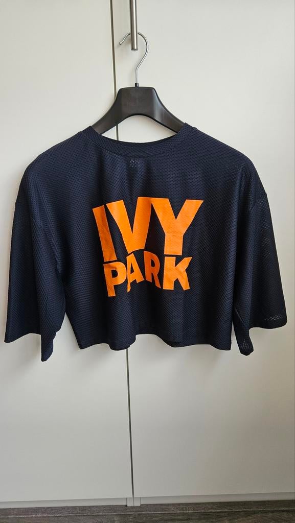 Ivy Park Cropped T-shirt met Oranje Logo Maat S, Kleding | Dames, Ivy Park, Zwart, Ophalen of Verzenden, Zo goed als nieuw