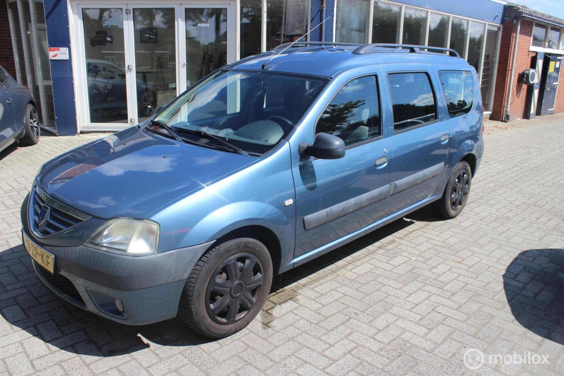 Dacia Logan MCV 1.6-16V Blackline 7p., Auto's, Voorwielaandrijving, Gebruikt, Blauw, 7 stoelen