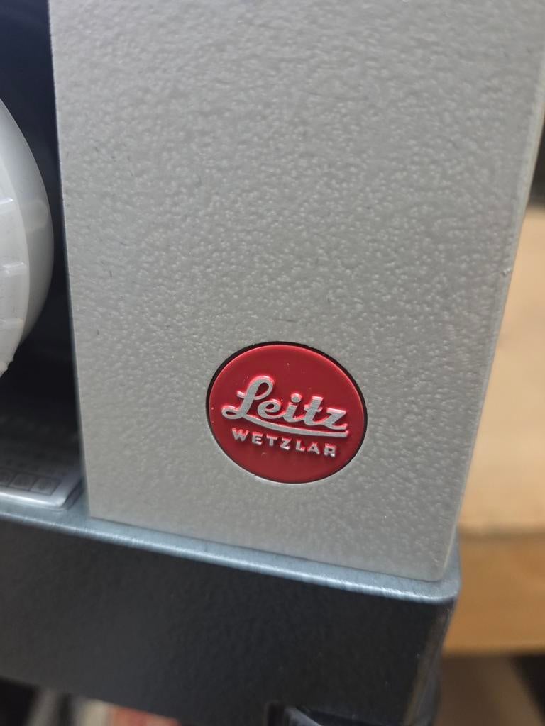 Leitz Wetzlar Diaprojector met Koffer, Ophalen of Verzenden, Gebruikt