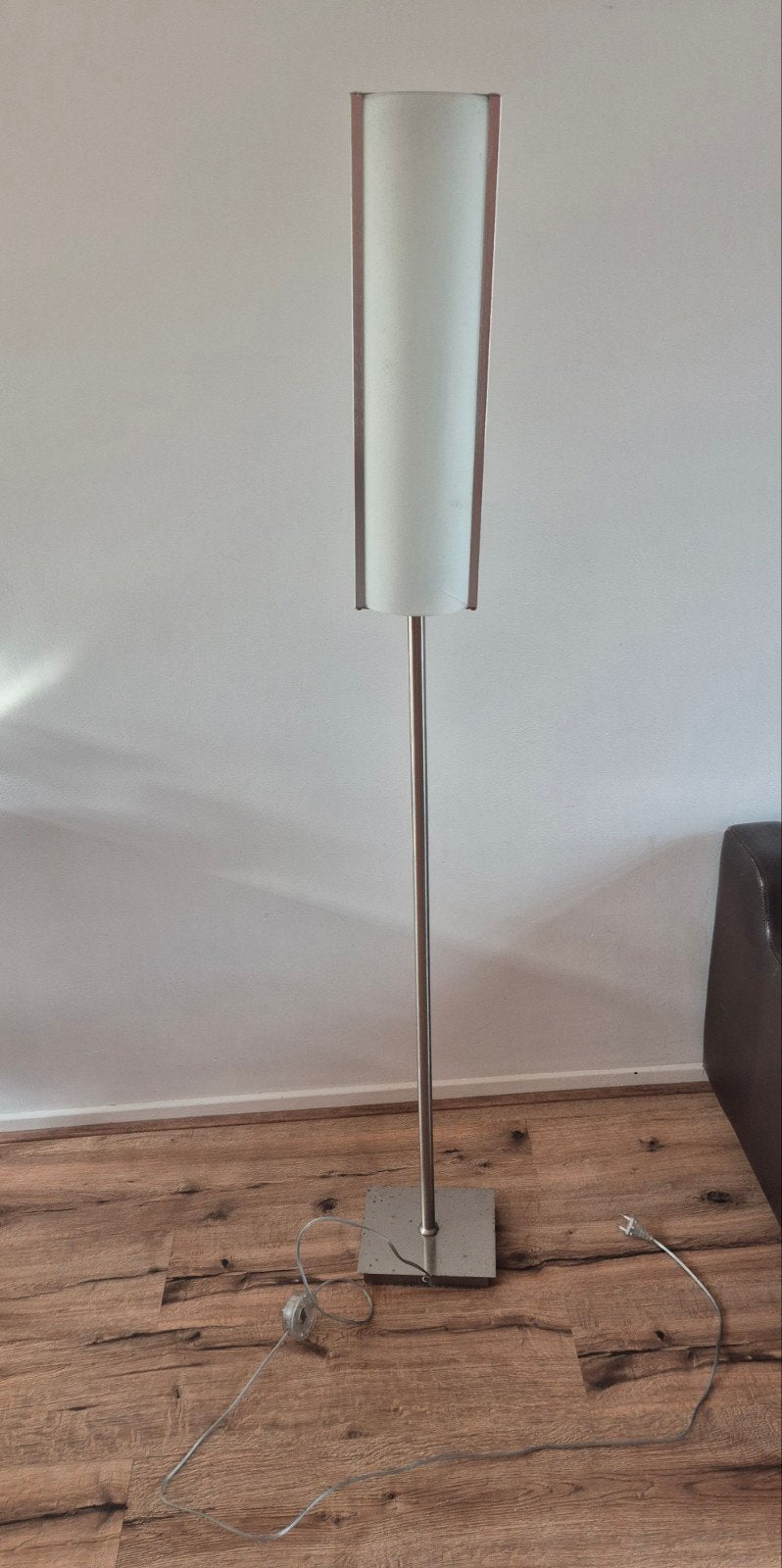 Gebruikte staanlamp met metalen voet, Ophalen, Gebruikt, E27 (groot), Glas