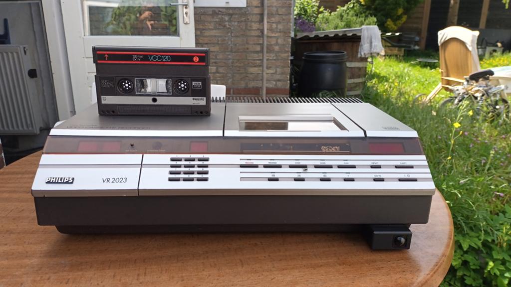 Philips VR 2023 Video 2000 speler met banden, Ophalen of Verzenden, Gebruikt, Video 2000-speler of -recorder