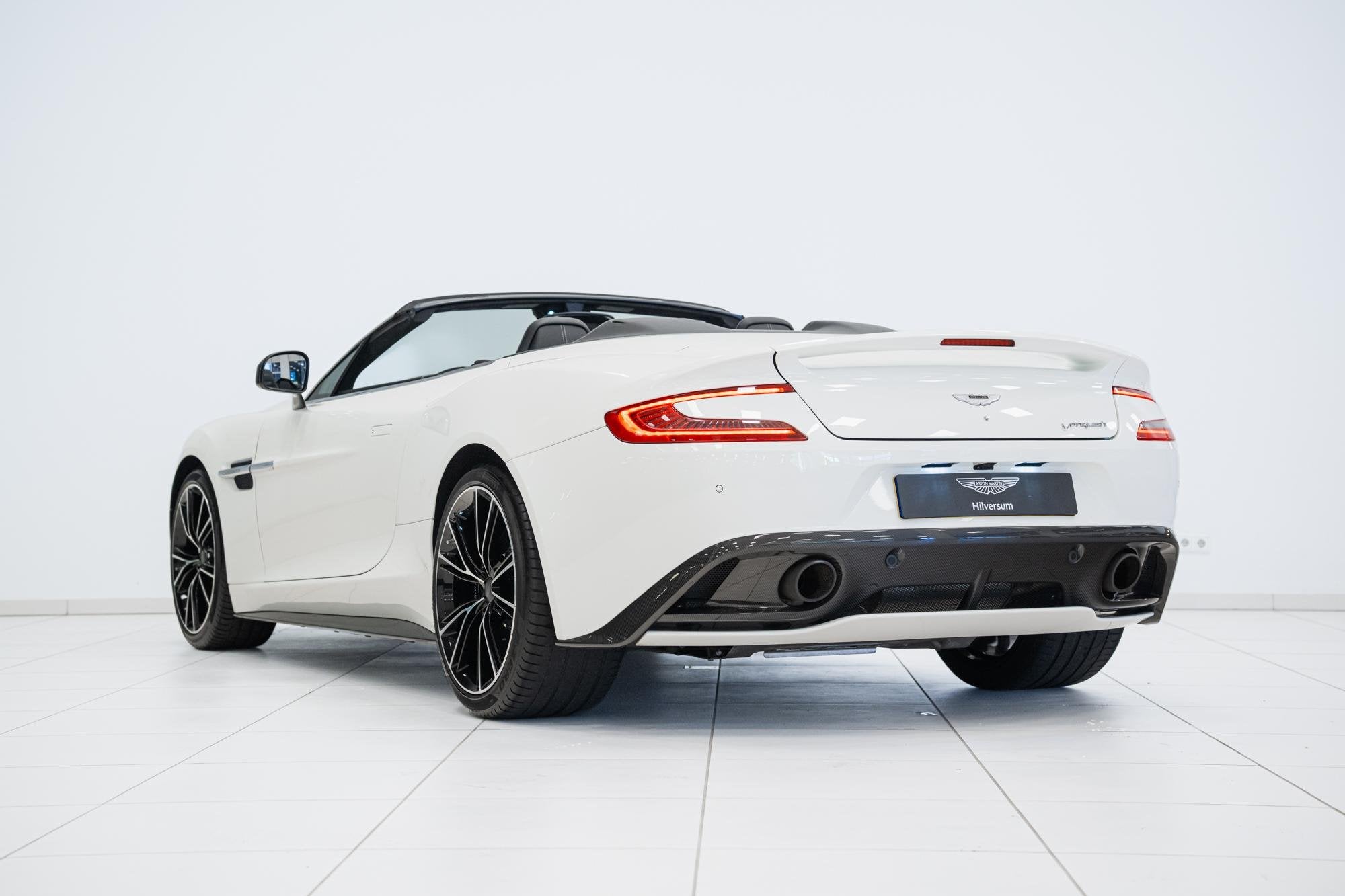 Aston Martin Vanquish Volante | 6.0 V12 Touchtronic 2+2 | B&, Auto's, Automaat, Euro 5, Achterwielaandrijving, Zwart