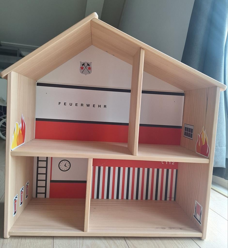 Ikea Flisat poppenhuis in stijl van brandweerkazerne, Ophalen, Poppenhuis