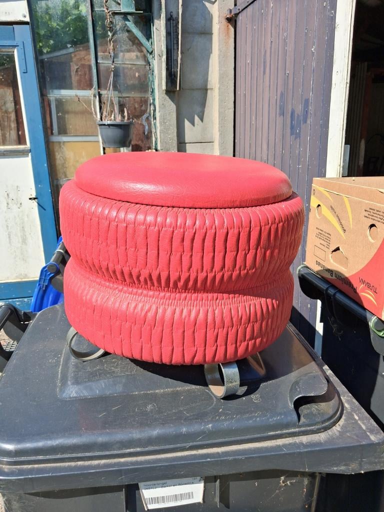 Vintage rode poef, 33 cm hoog, 40 cm doorsnee, Ophalen, Minder dan 50 cm, Gebruikt, Minder dan 50 cm