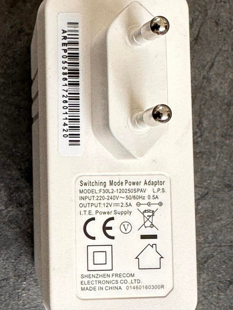 Voedingsadapter 12V 2.5A - Universele Oplader, Audio, Tv en Foto, Opladers, Ophalen of Verzenden, Gebruikt