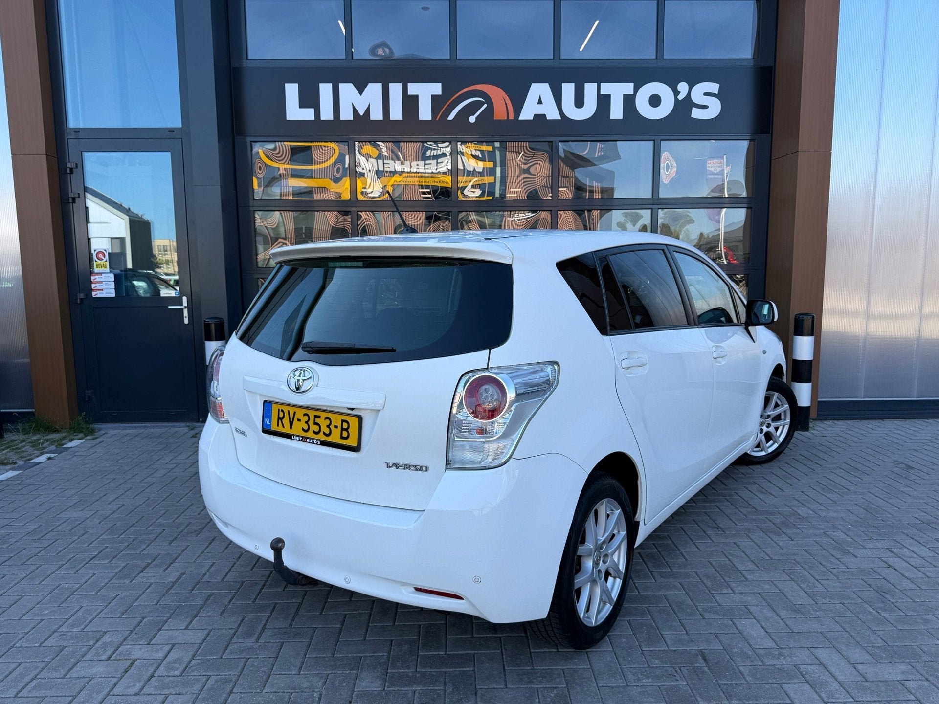 Toyota Verso 1.8 VVT-i Dynamic Business Limited/Pano/Pdc v+a, Voorwielaandrijving, Euro 5, 450 kg, Gebruikt