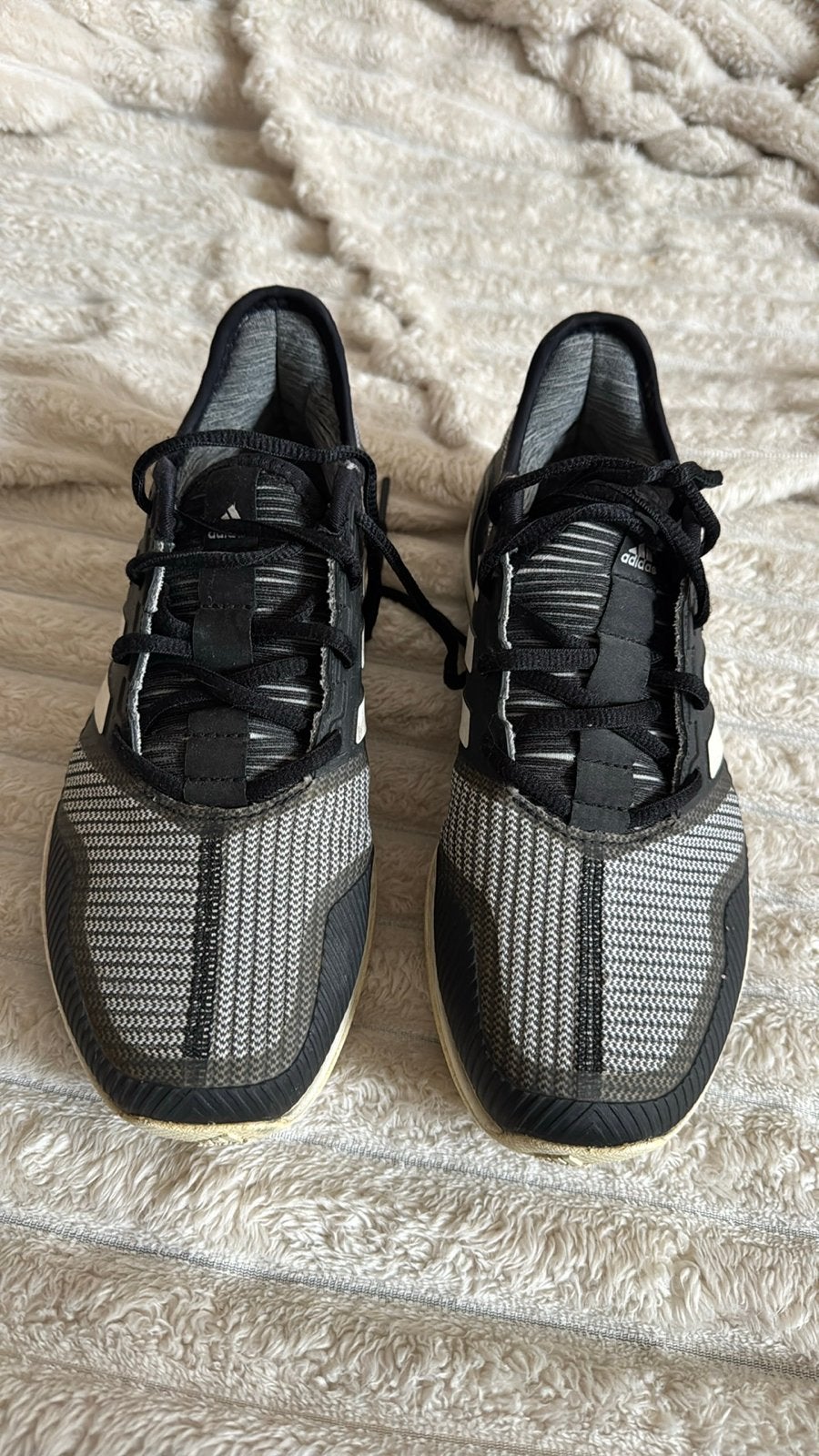 Adidas sneakers zwart/grijs - Maat 38, Kleding | Dames, Schoenen, Ophalen of Verzenden, Gedragen, Zwart, Sneakers of Gympen