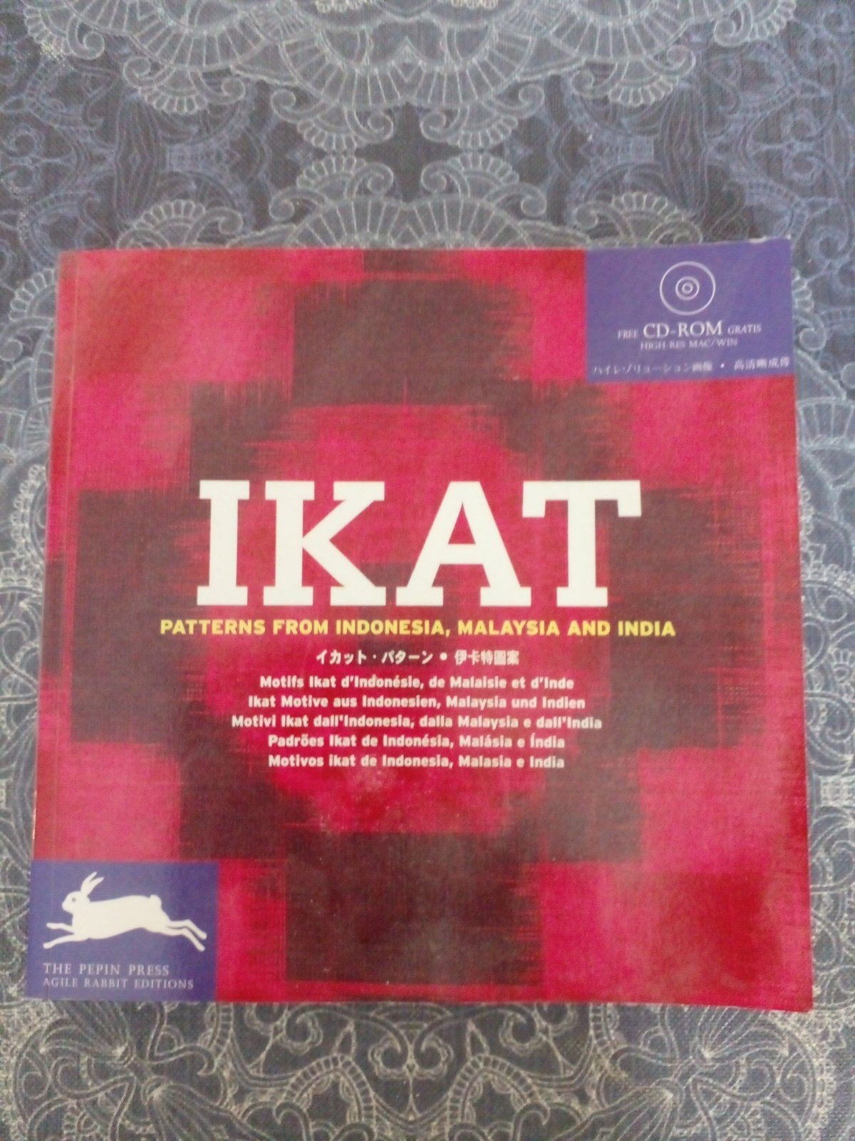 IKAT: Patterns from Indonesia, Malaysia and India + CD-ROM, Boeken, Ophalen of Verzenden