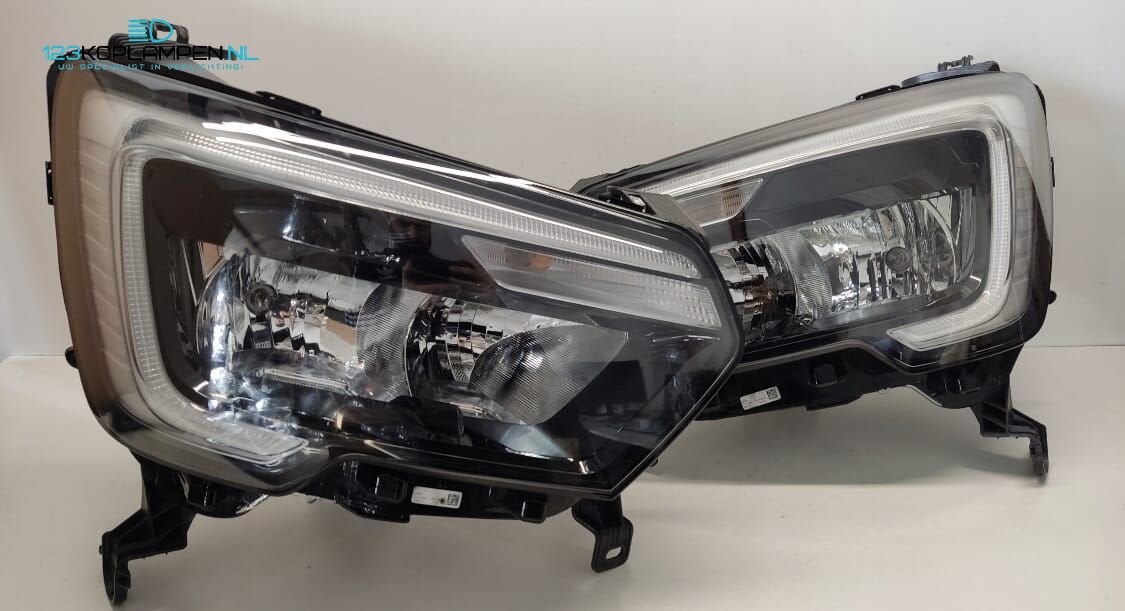 (J3) Renault Master 4 Led koplamp links rechts