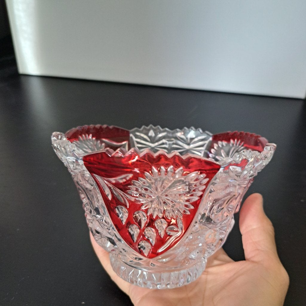 Boheems kristal schaal Anna Hütte.Robijnrood, Ophalen of Verzenden, Overige stijlen, Glas, Schaal of Schalen