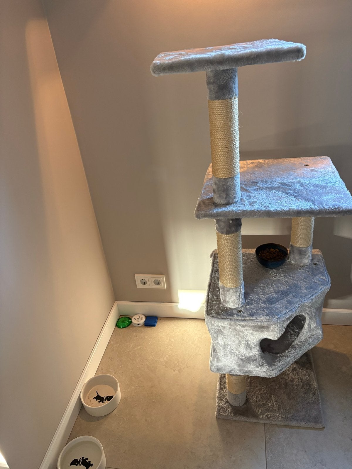 Kattenkrabpaal grijd, Ophalen