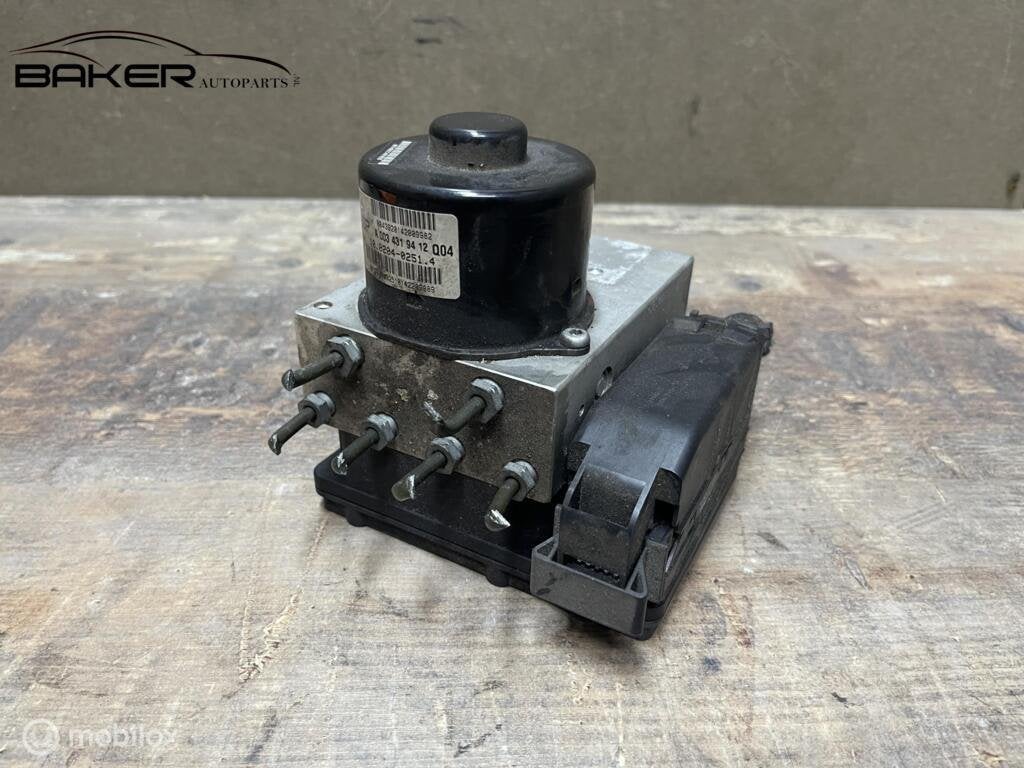 ABS pomp Mercedes C-klasse W203 ('00-'07) A2095450232, Gebruikt, Mercedes-Benz, Ophalen of Verzenden, Mercedes-Benz